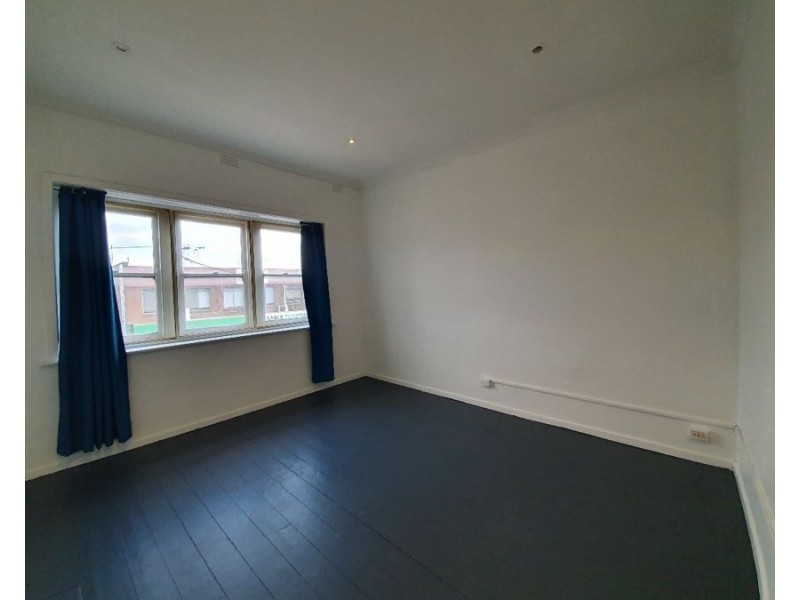 REAR/112 Bell Street, Coburg VIC 3058