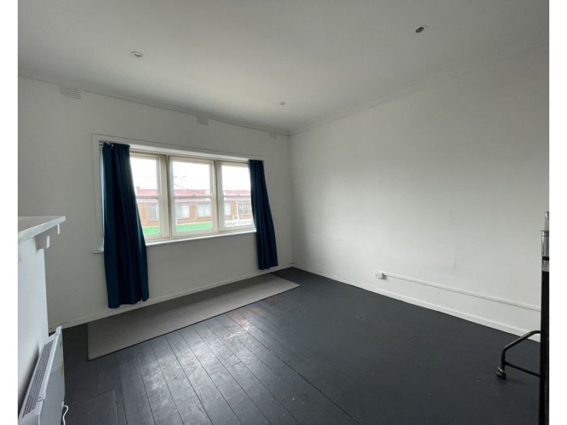 REAR/112 Bell Street, Coburg VIC 3058