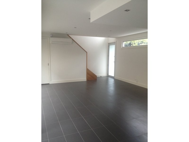 2/30 Loch Street, Coburg VIC 3058