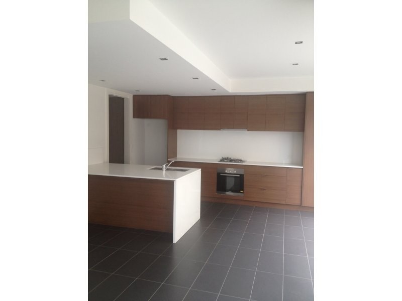 2/30 Loch Street, Coburg VIC 3058