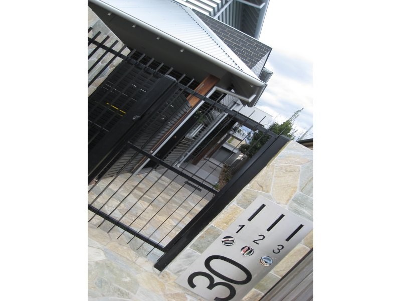 2/30 Loch Street, Coburg VIC 3058