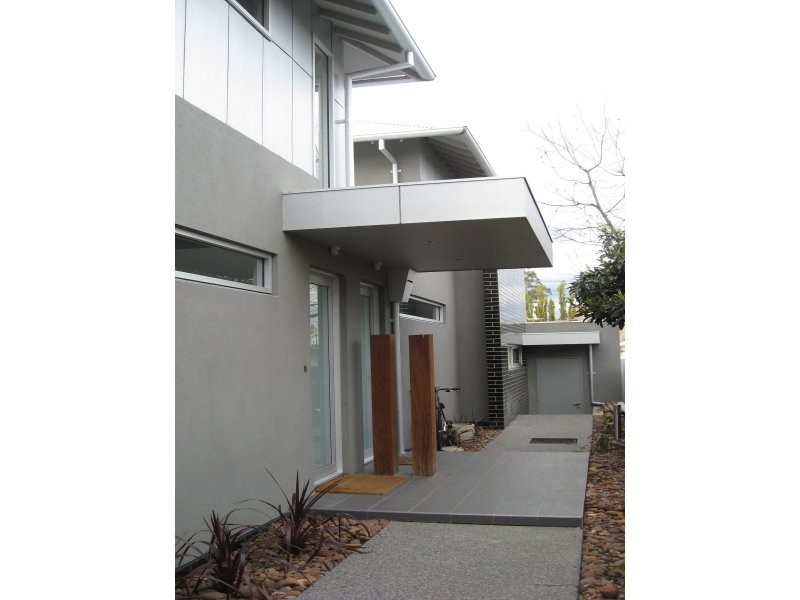 2/30 Loch Street, Coburg VIC 3058