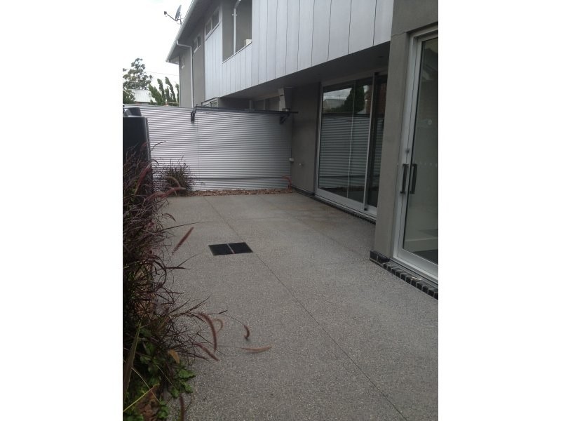 2/30 Loch Street, Coburg VIC 3058