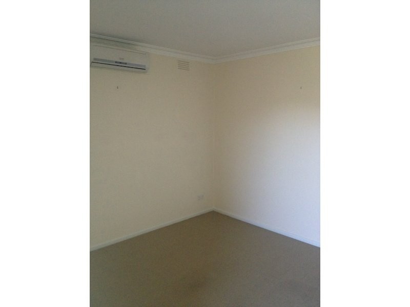 2/8 Birdwood Street, Reservoir VIC 3073