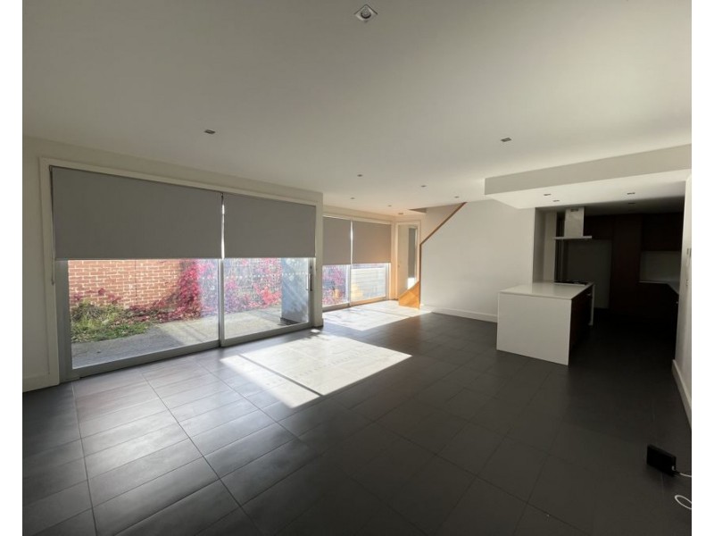 3/30 Loch Street, Coburg VIC 3058