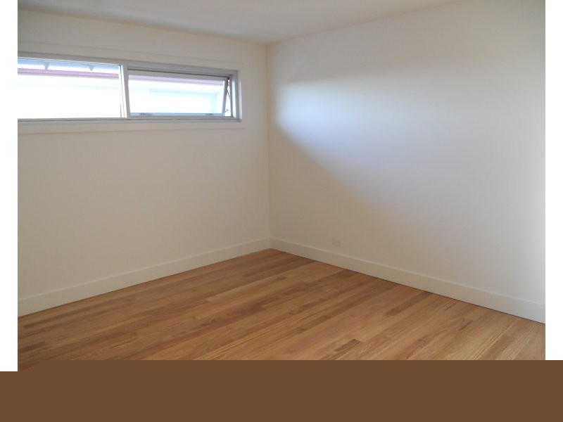 1/30 Loch Street, Coburg VIC 3058
