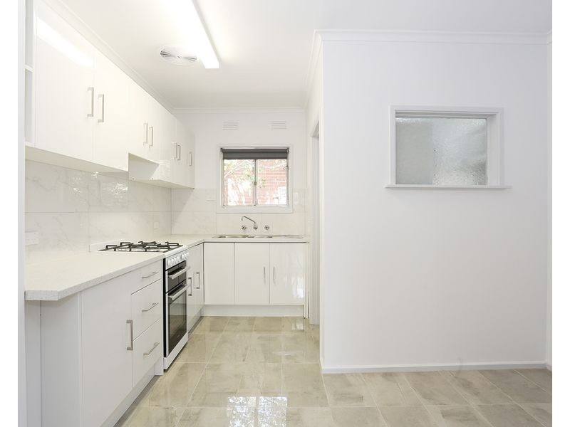 2/75 Lincoln Road, Essendon VIC 3040
