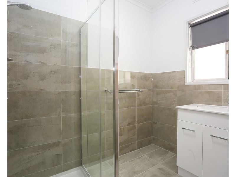 2/75 Lincoln Road, Essendon VIC 3040