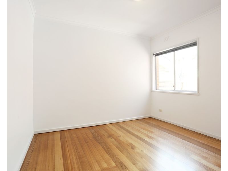 2/75 Lincoln Road, Essendon VIC 3040
