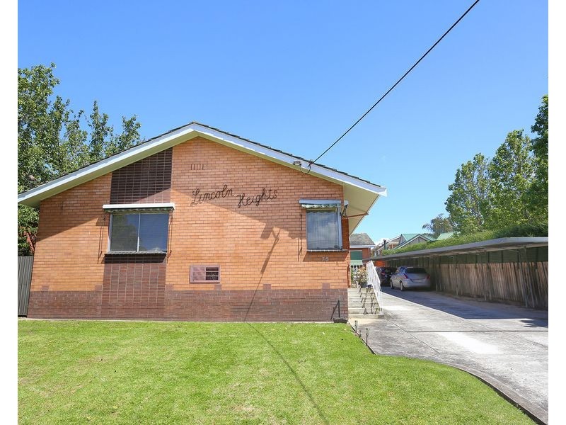2/75 Lincoln Road, Essendon VIC 3040