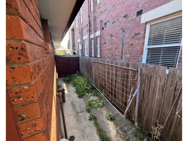 2/128 Moreland Road, Brunswick VIC 3056