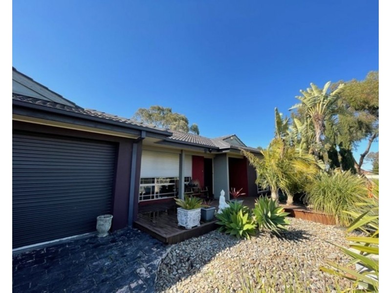 8 Healey Drive, Epping VIC 3076