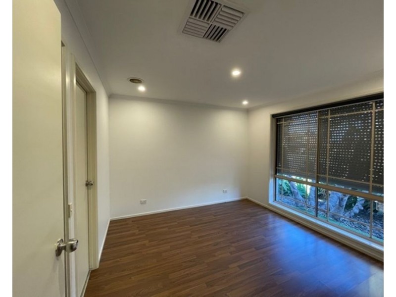 8 Healey Drive, Epping VIC 3076