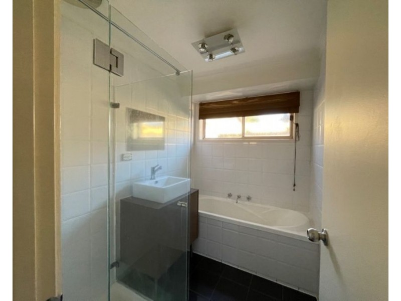 8 Healey Drive, Epping VIC 3076