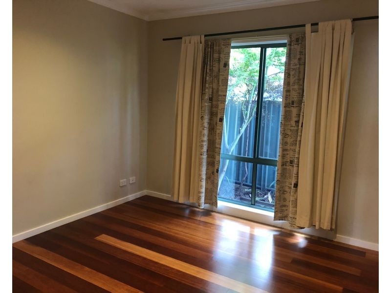 2/8 Sutherland Street, Coburg VIC 3058