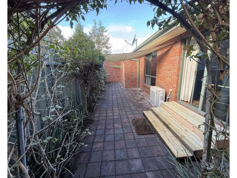 2/8 Sutherland Street, Coburg VIC 3058