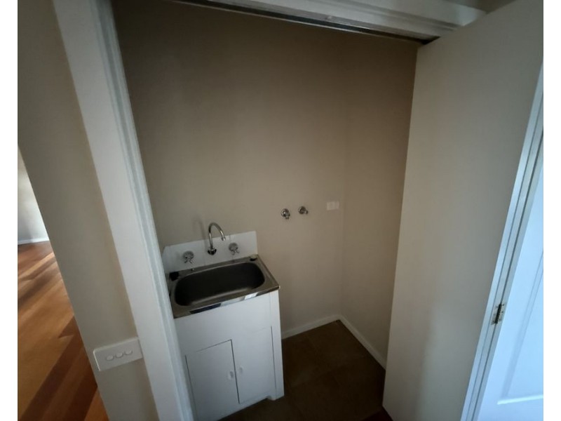 2/8 Sutherland Street, Coburg VIC 3058