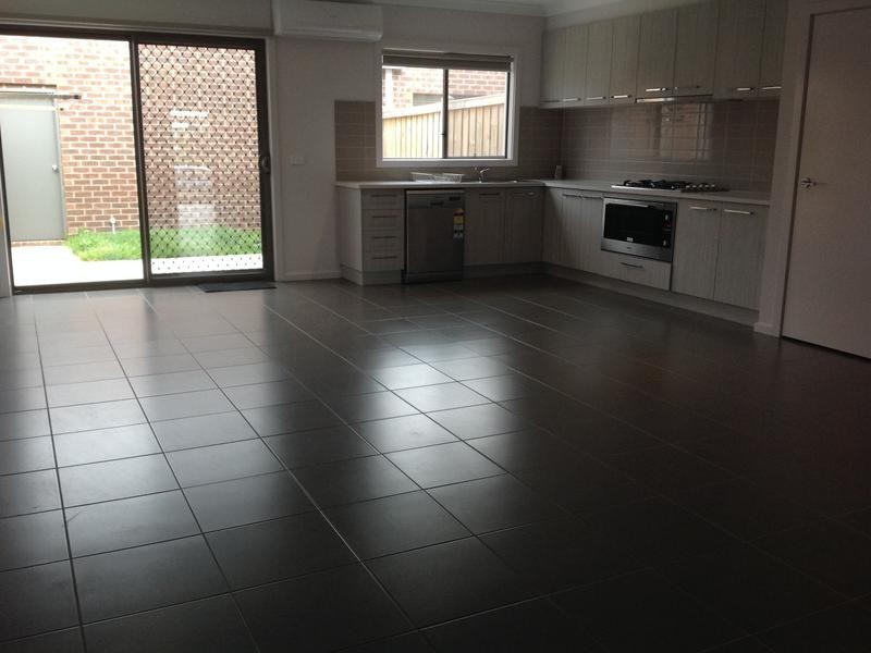 12 Rosette Parade, Mickleham VIC 3064