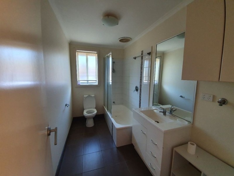 4/29 Broadmeadows Road, Tullamarine VIC 3043