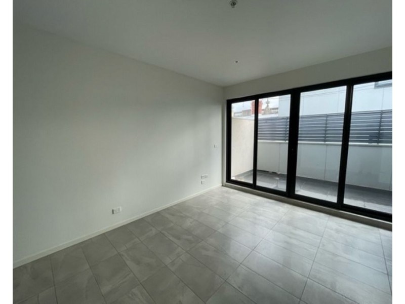 2/15 Irrelach Lane, Coburg VIC 3058