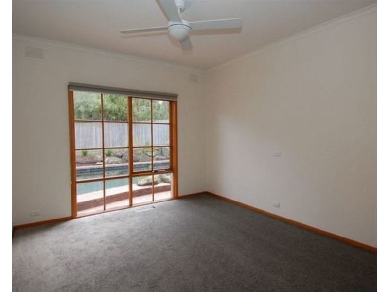 18 Eskdale Court, Eltham VIC 3095