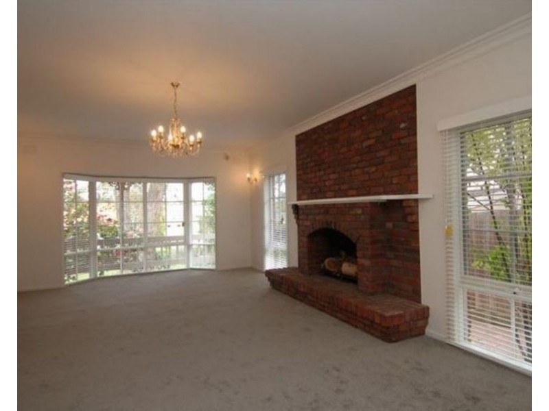 18 Eskdale Court, Eltham VIC 3095