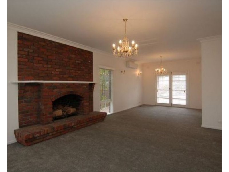 18 Eskdale Court, Eltham VIC 3095