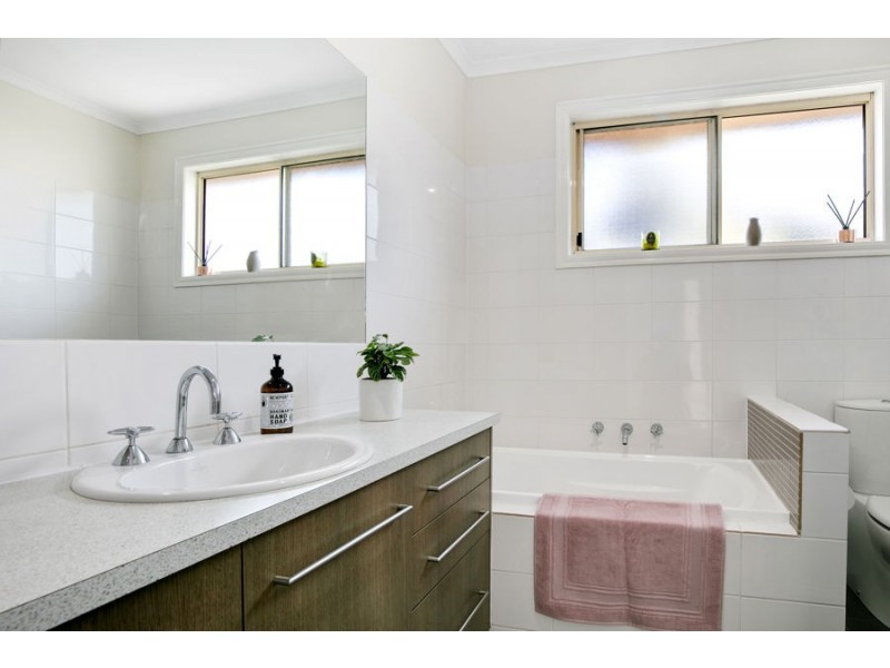 1 Devon Road, Pascoe Vale VIC 3044