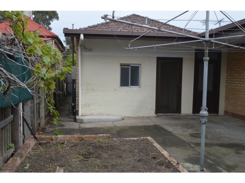 1/64 DeCarle Street, Brunswick VIC 3056