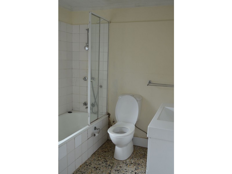 1/64 DeCarle Street, Brunswick VIC 3056