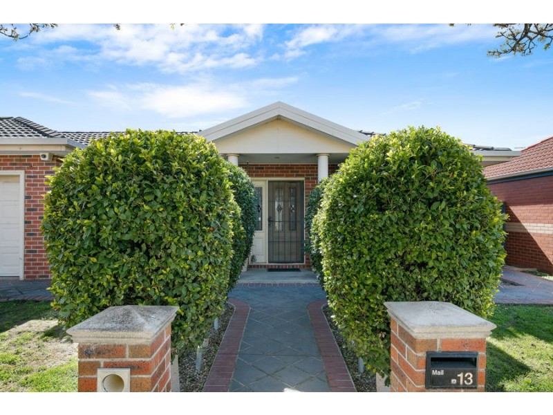 13 Colburn Court, Hillside VIC 3037
