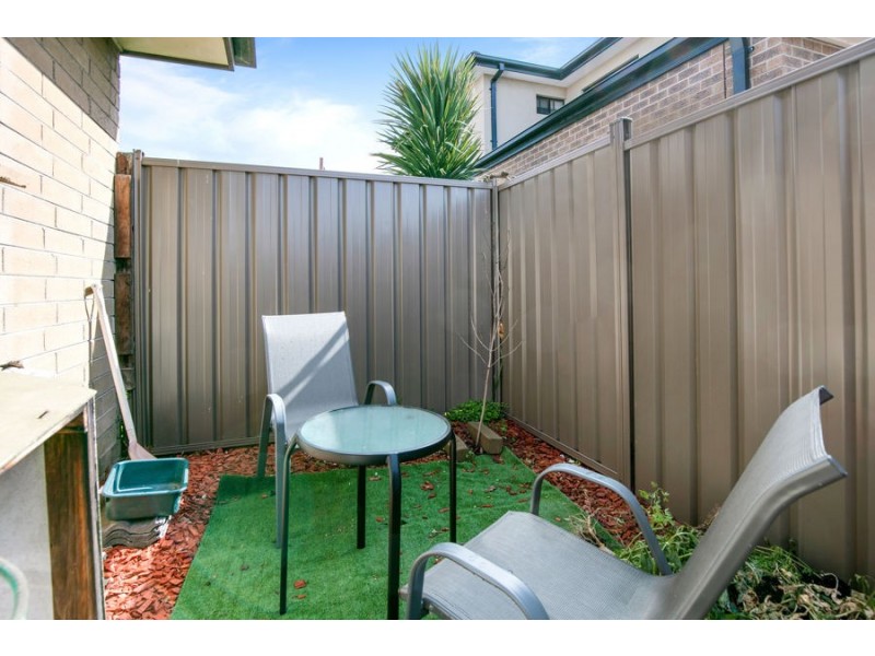 2/25 Grandview Street, Glenroy VIC 3046