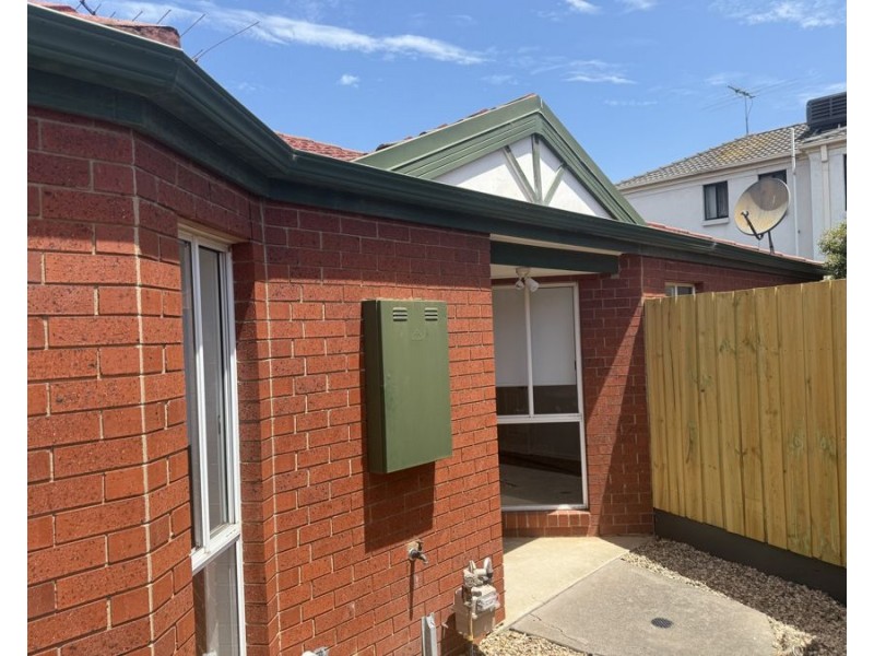 3/67 Rhodes Parade, Oak Park VIC 3046