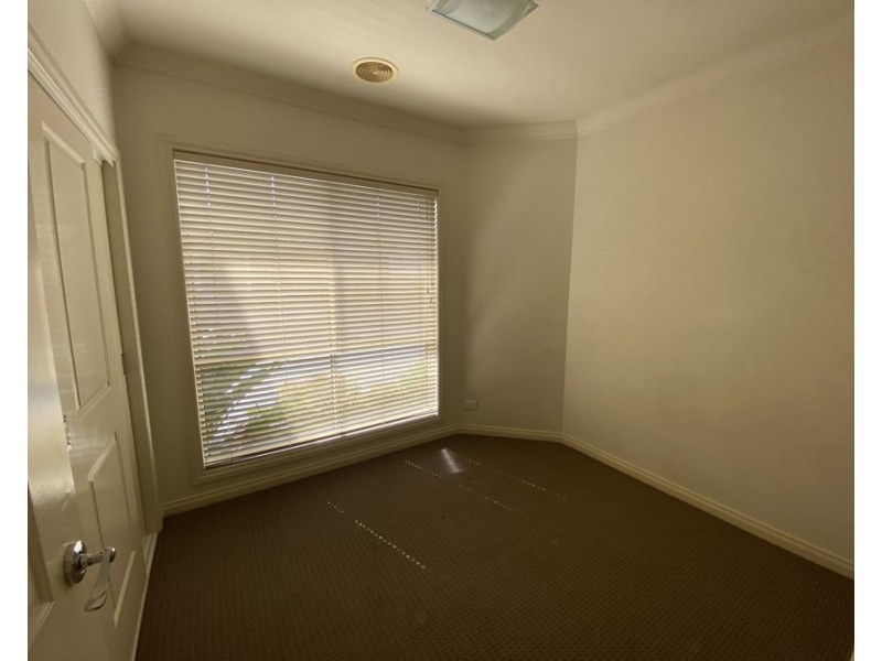 2/4 Warwick Court, Tullamarine VIC 3043