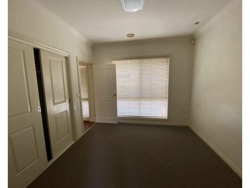 2/4 Warwick Court, Tullamarine VIC 3043