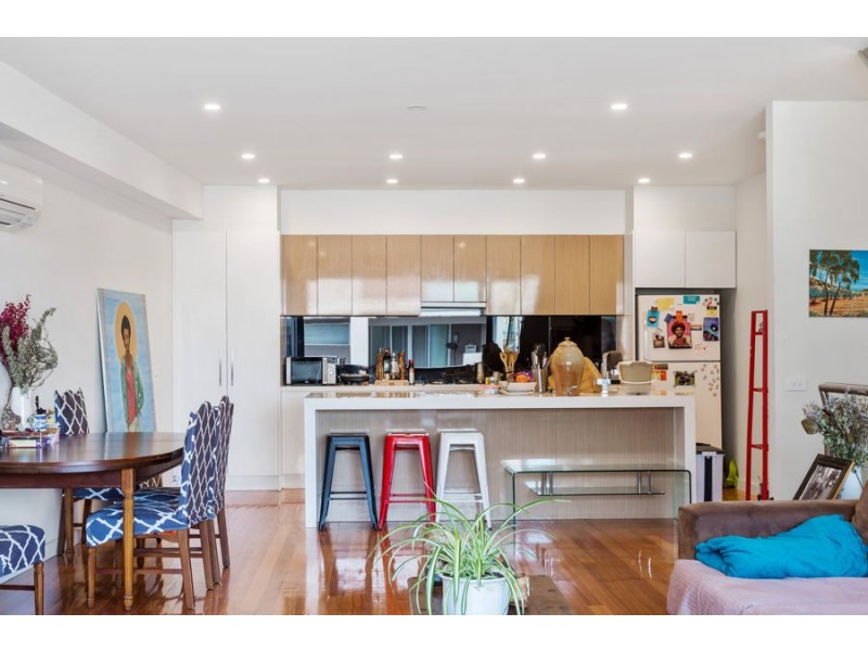 6/11 Nicholson Street, Coburg VIC 3058