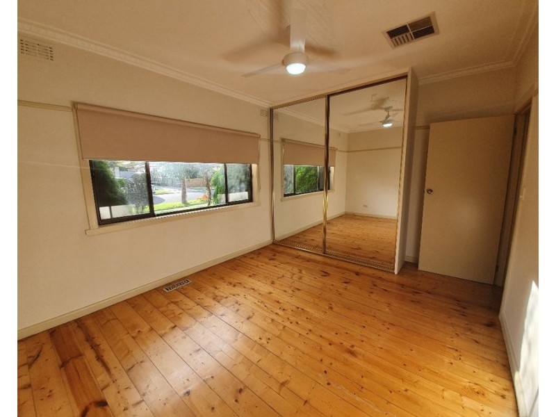 8 Percy Street, Fawkner VIC 3060