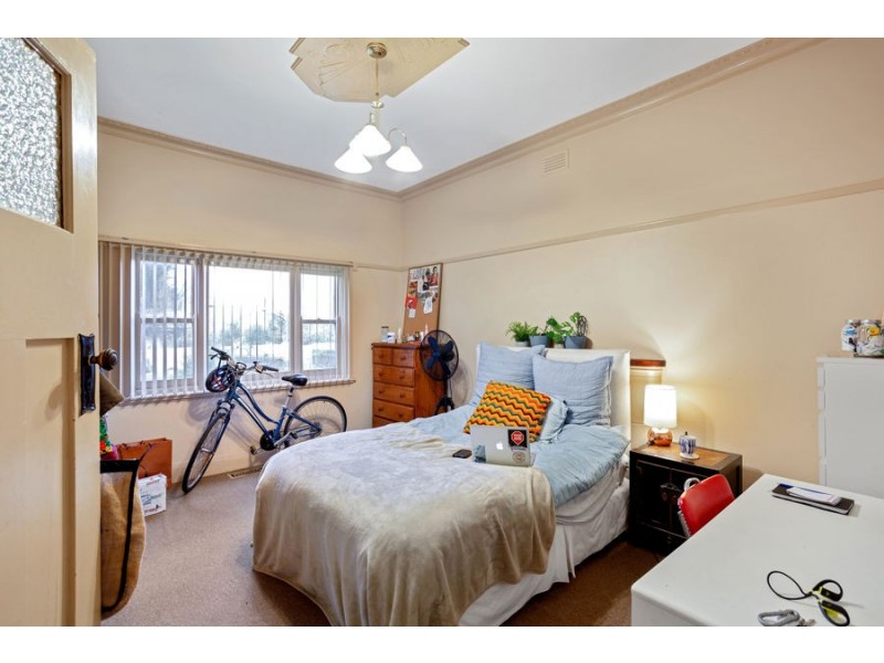15a Darlington Grove, Coburg VIC 3058