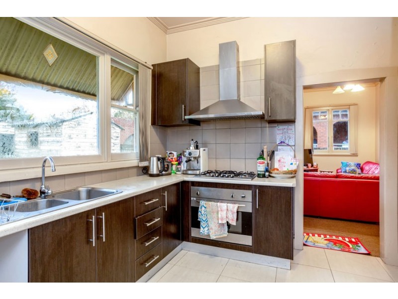 15a Darlington Grove, Coburg VIC 3058