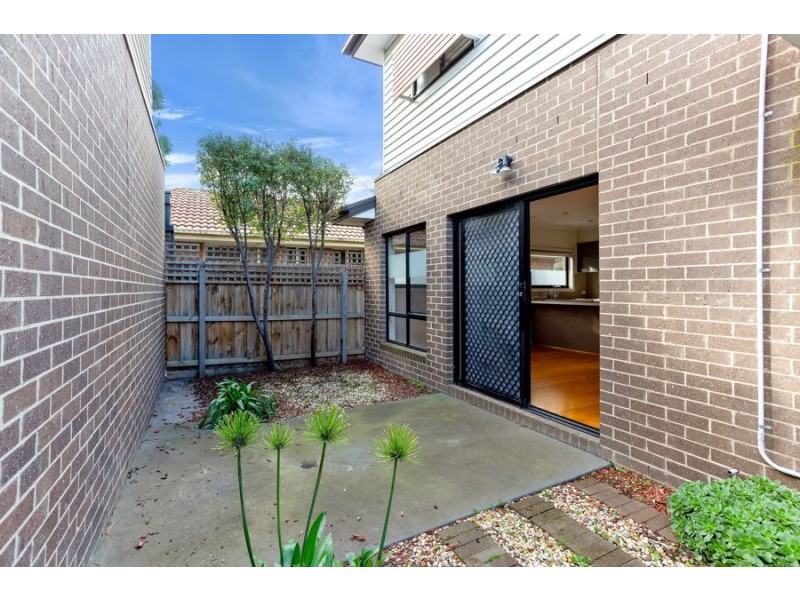 1/37 Queen Street, Coburg VIC 3058