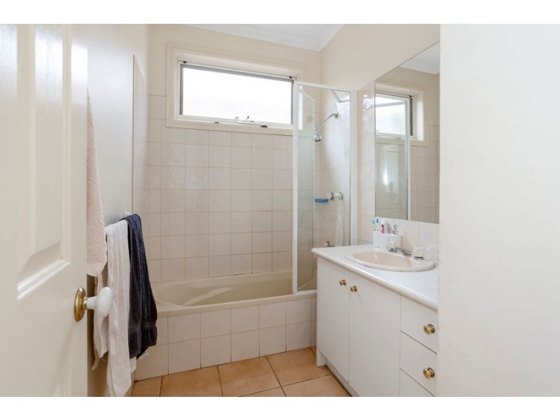 27 Grenville Terrace, Roxburgh Park VIC 3064