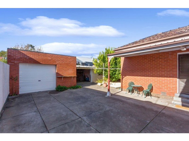 8 Hamilton Street, Brunswick West VIC 3055