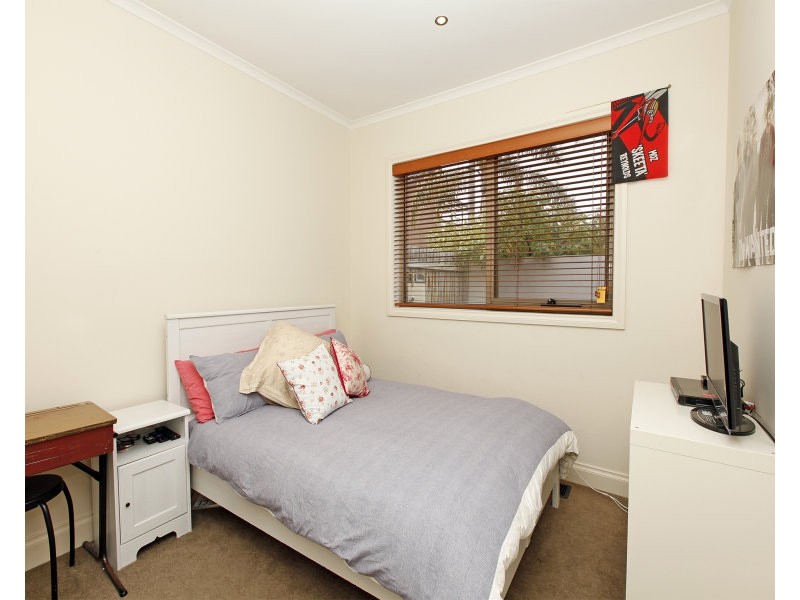 2/23 Comas Grove, Thornbury VIC 3071