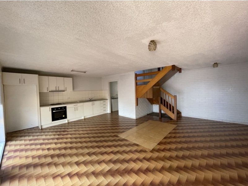 2/70 Loch Street, Coburg VIC 3058