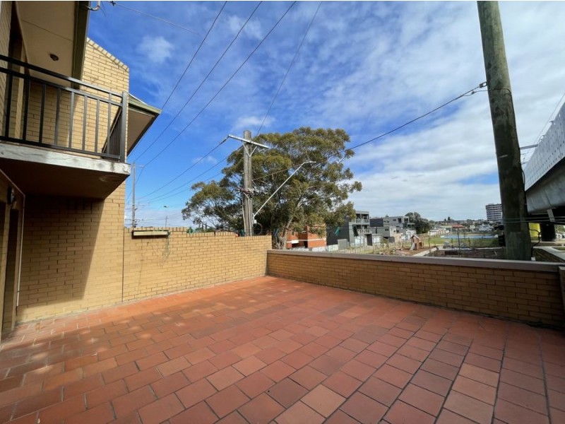 2/70 Loch Street, Coburg VIC 3058