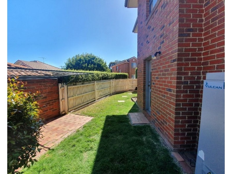 10 The Crest, Attwood VIC 3049