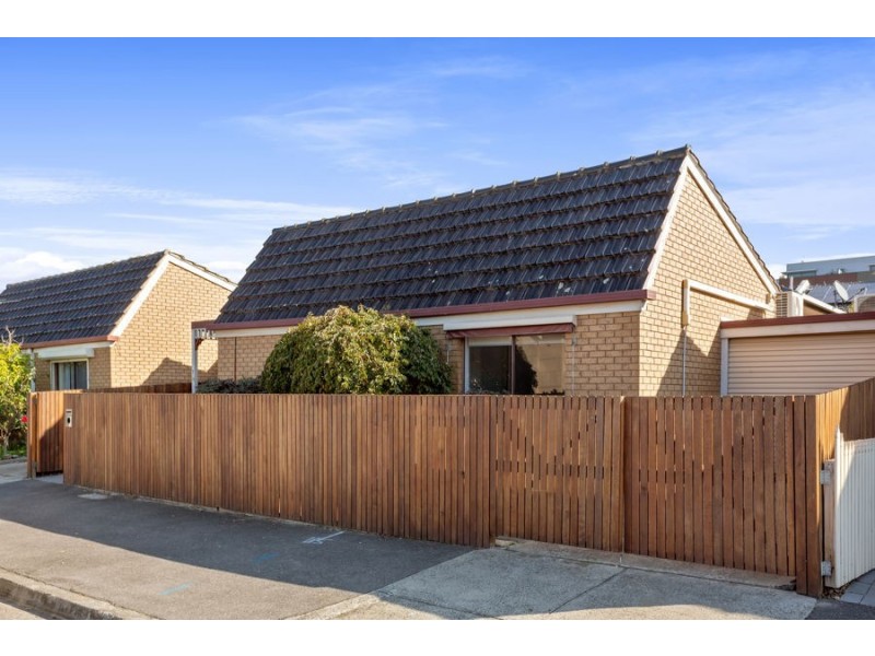 2/15 Mitchell Street, Brunswick VIC 3056