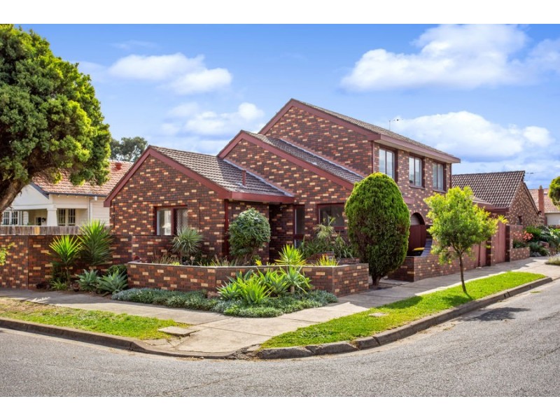 1/2 Third Avenue, Brunswick VIC 3056