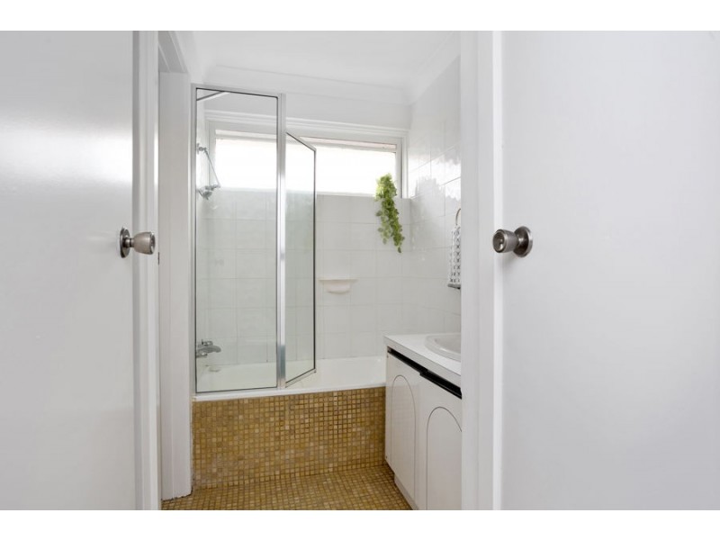 1/2 Third Avenue, Brunswick VIC 3056