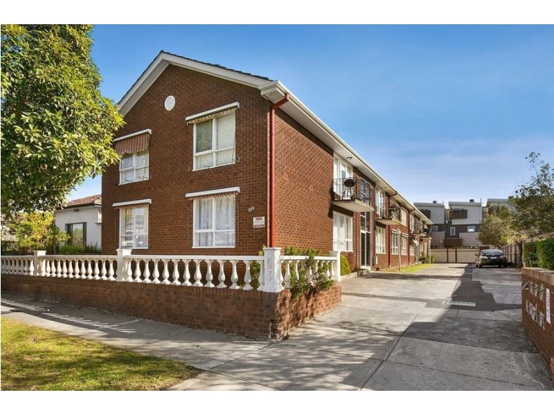 2/109 Melville Road, Brunswick West VIC 3055